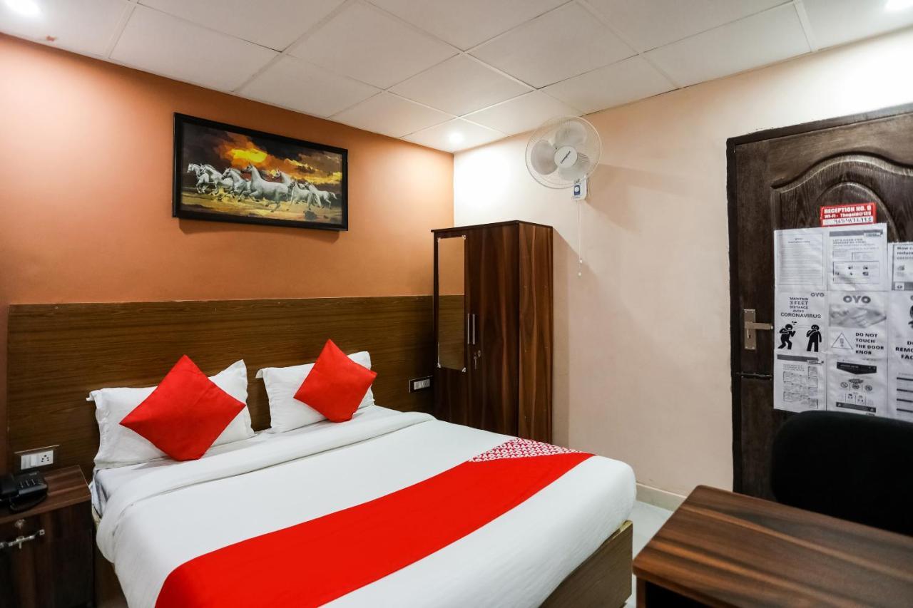 Oyo 72993 Hotel The Gold Фаридабад Экстерьер фото