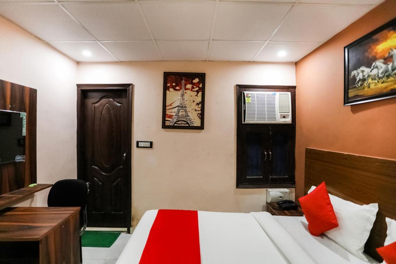 Oyo 72993 Hotel The Gold Фаридабад Экстерьер фото