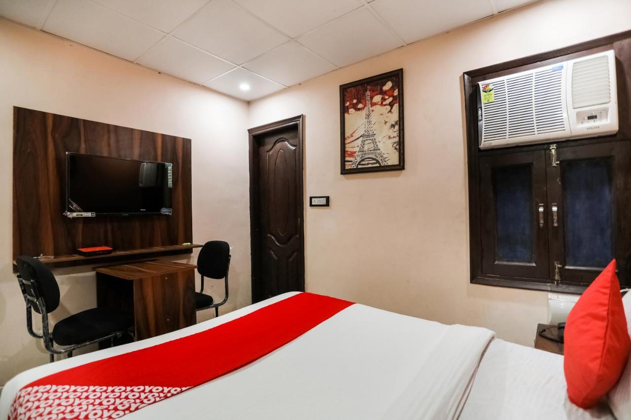 Oyo 72993 Hotel The Gold Фаридабад Экстерьер фото