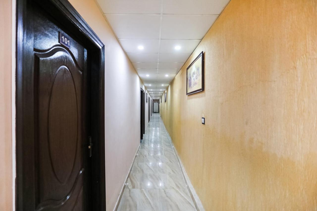 Oyo 72993 Hotel The Gold Фаридабад Экстерьер фото